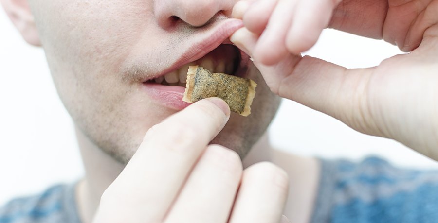 Snus, 'droga' që po dëmton gjimnazistët, eksperti: Krijon varësi nga nikotina