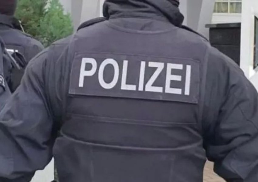 Sulm me thikë në një shkollë në Gjerman, plagosen dy nxënës