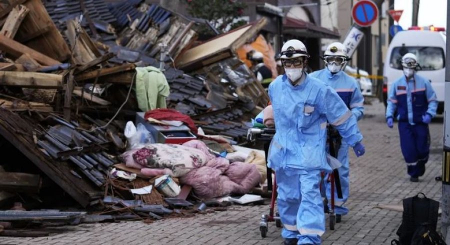 242 të zhdukur nga tërmeti shkatërrimtar në Japoni