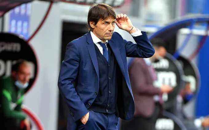 Antonio Conte pranon të marrë drejtimin e Milanit?