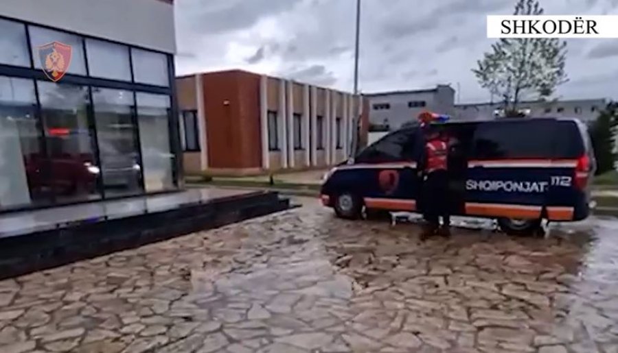 EMRI/ Shpërndante me makinë kanabis në lagje të ndryshme të Shkodrës, arrestohet 22-vjeçari