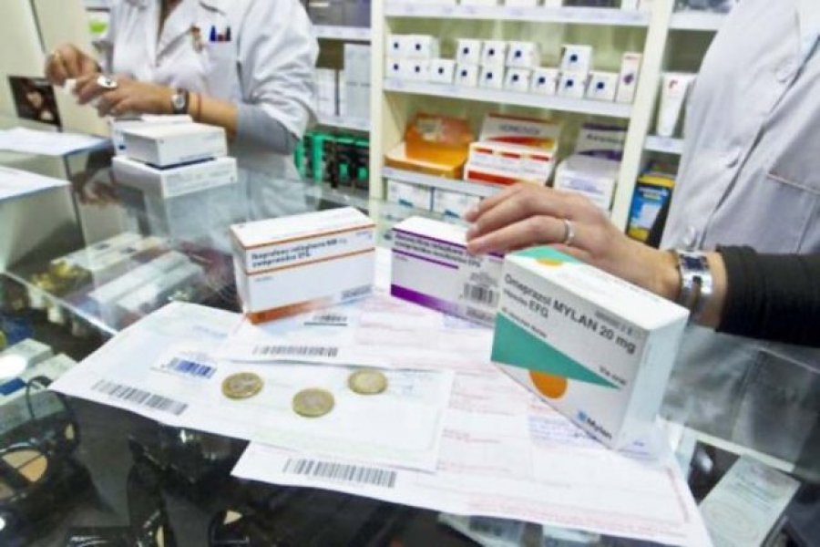 'Në recetë mjekët shkruajnë vetëm emrin tregtar të barnave', farmacistja: Shkelje e ligjit, rrezikohen pacientët