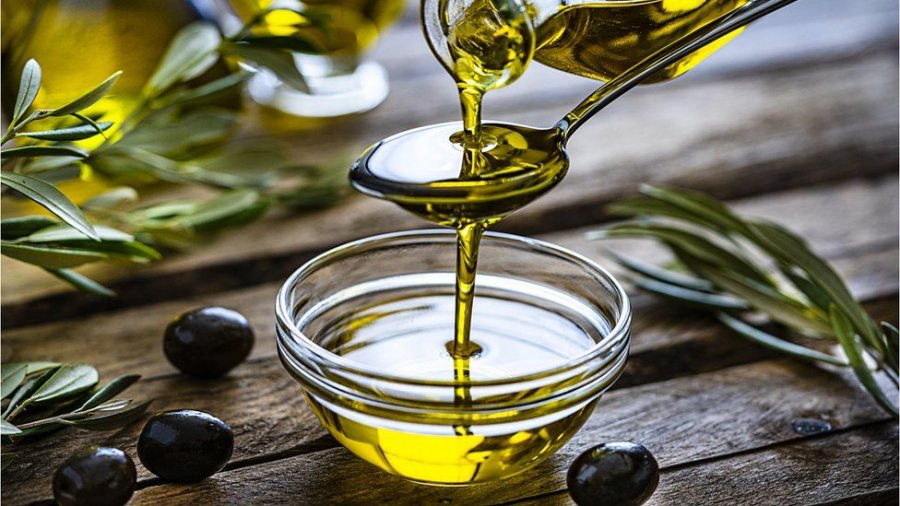 Mashtrimet me vajin e ullirit: Kontrolloni mirë etiketat