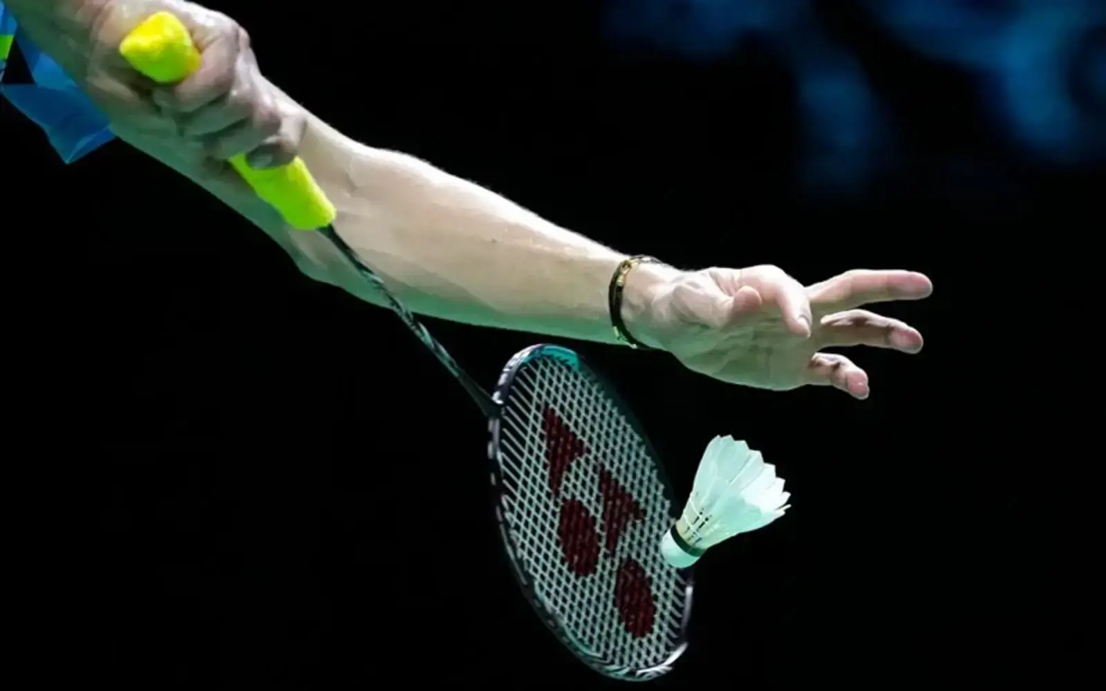 FOTO/ Talenti 17-vjeçar kinez në kampionat rrëzohet dhe vdes duke luajtur badminton 