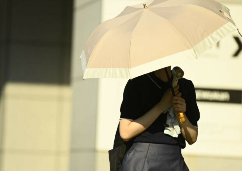 Autoritetet në Japoni ngrenë alarmin 'për goditje nga të nxehtit' pas raportimeve për katër të vdekur