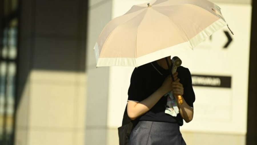 Autoritetet në Japoni ngrenë alarmin 'për goditje nga të nxehtit' pas raportimeve për katër të vdekur