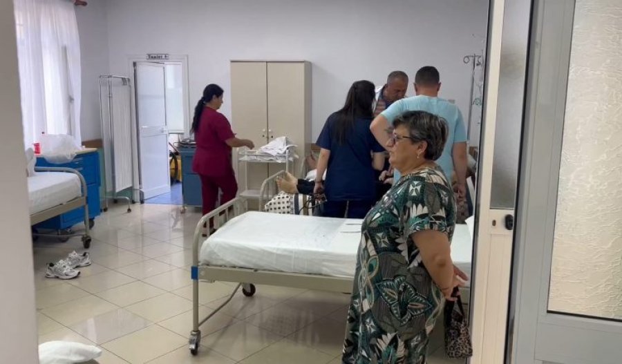 Situata e helmimeve në spitalin e Bulqizës, mjeku përjashton mundësinë e kontaminimit të ujit të pijshëm