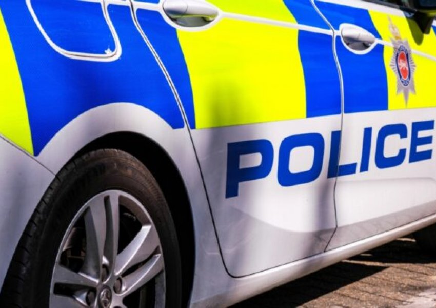 Policia në alarm dhe në kërkim të një burri që dyshohet se vrau tre gra pranë Londrës