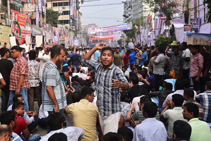 Pas protestave masive të studentëve në Bangladesh, qeveria anulon ligjin për vendet në administratë 