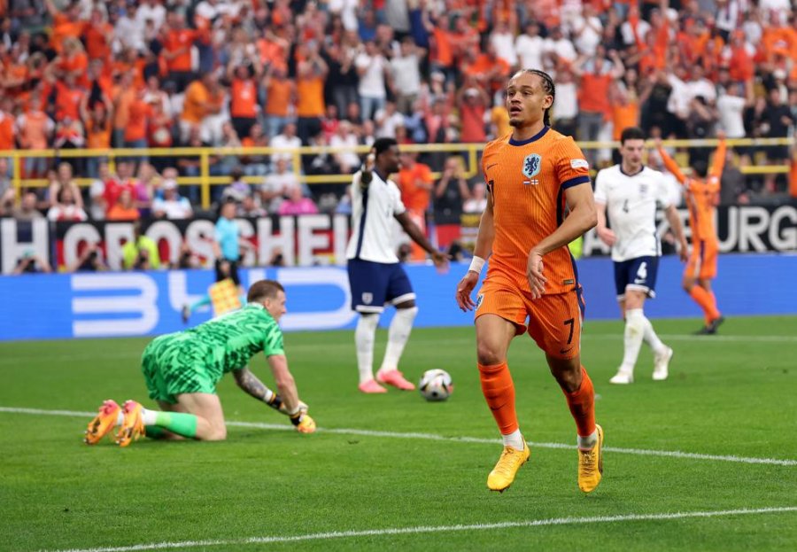 VIDEO/ Shënohet supergol në gjysmëfinalen Holandë-Angli