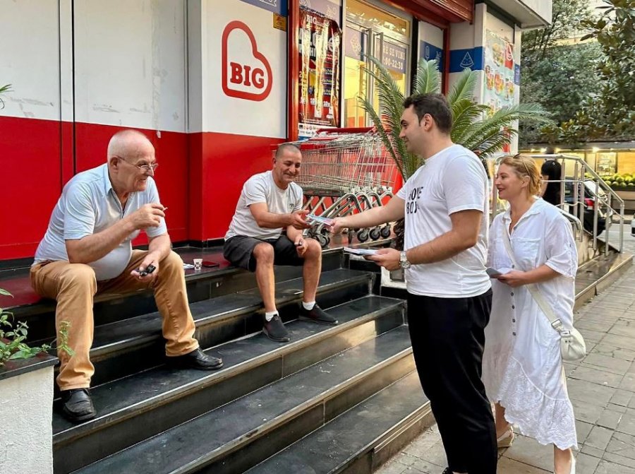 Protesta e 11 korrikut/ Belind Këlliçi takim me banorët e njësisë 5 në Tiranë