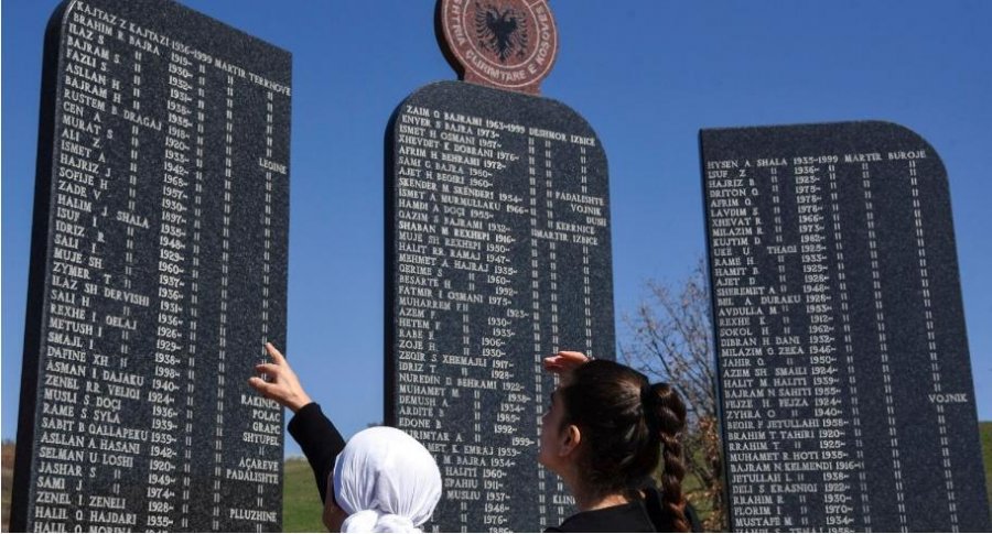 Kosovë/ Dënohet me 15 vite burg i akuzuari për pjesëmarrje në masakrën e Izbicës