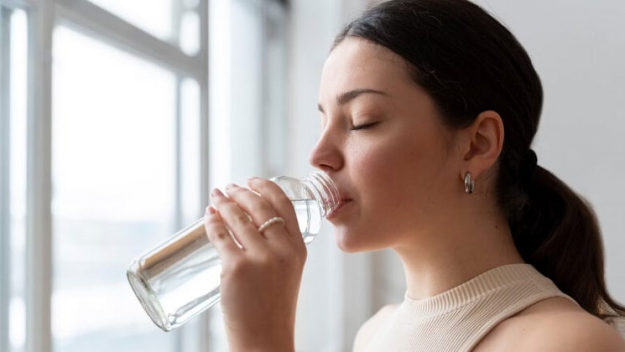 Një pije është më e mirë në vend të ujit gjatë temperaturave të larta