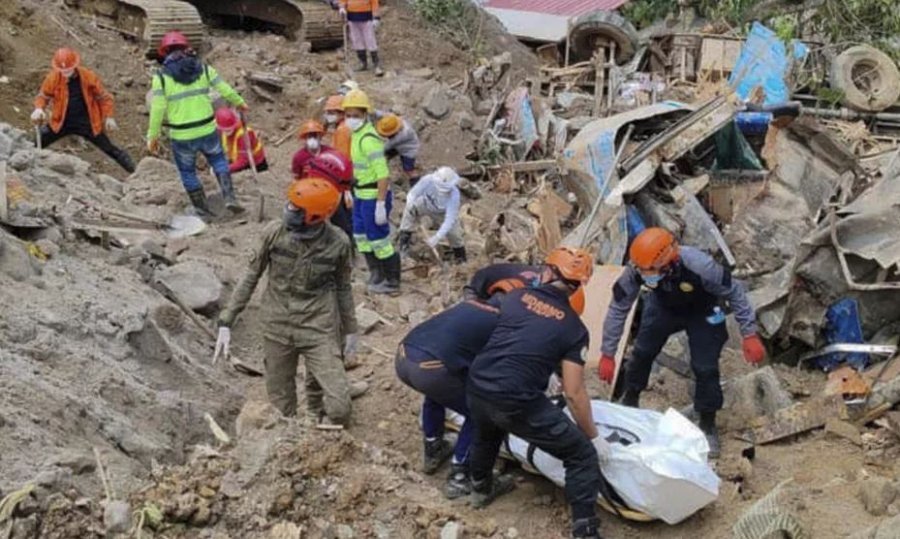 Shkon në 73 numri i të vdekurve nga rrëshqitjet e dheut në Indi