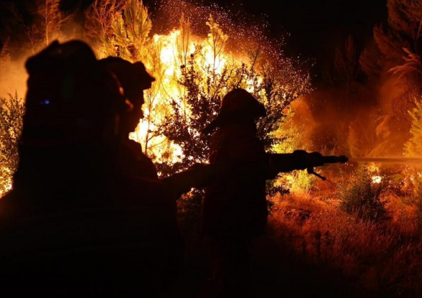 Qetësohet situata në Shëngjin, del nga kontrolli zjarri në Tepelenë