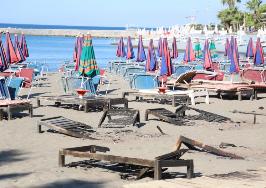 FOTO/ Pasojat e flakëve masive, largohen pushuesit nga Shëngjini