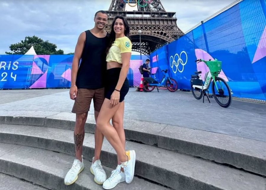 Vizitoi pa leje Kullën Eiffel, notarja braziliane përjashtohet nga Olimpiada