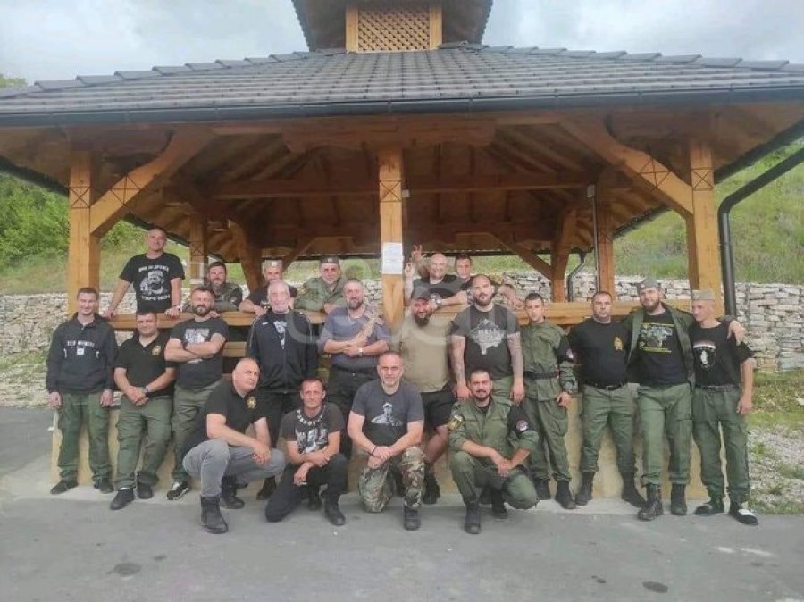 ‘Brigada e Veriut’ provokon me veshje ‘Kosova, Serbi’