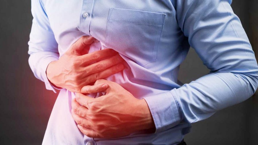 Përse dhemb stomaku pas ngrënies – shkaqet dhe trajtimet natyrale