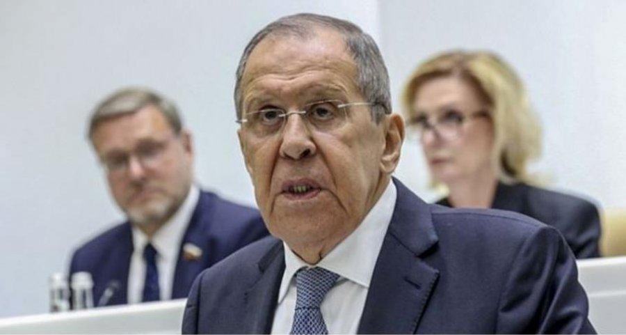 Moska: Perëndimi do të marrë përgjigje simetrike nëse armatos ‘armiqtë’ e Rusisë