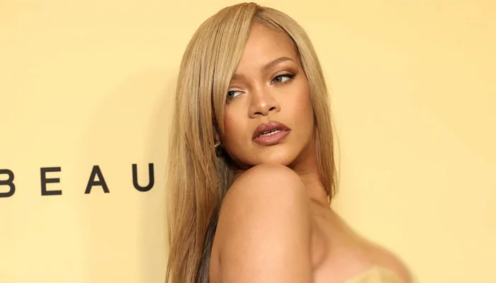 Nuk keni për ta njohur, Rihanna zbulon për herë të parë flokët e saj natyralë