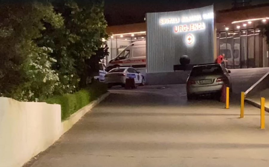 Aksident i rëndë në Vlorë pas mesnate, të katër vajzat në Benz përfundojnë në spital