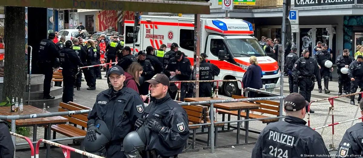 Gjermani: Një burrë me sëpatë në Hamburg u qëllua nga policia
