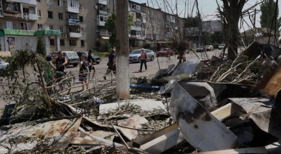 10 të plagosur nga sulmi rus në Donetsk, vijojnë luftimet pranë Kharkivit