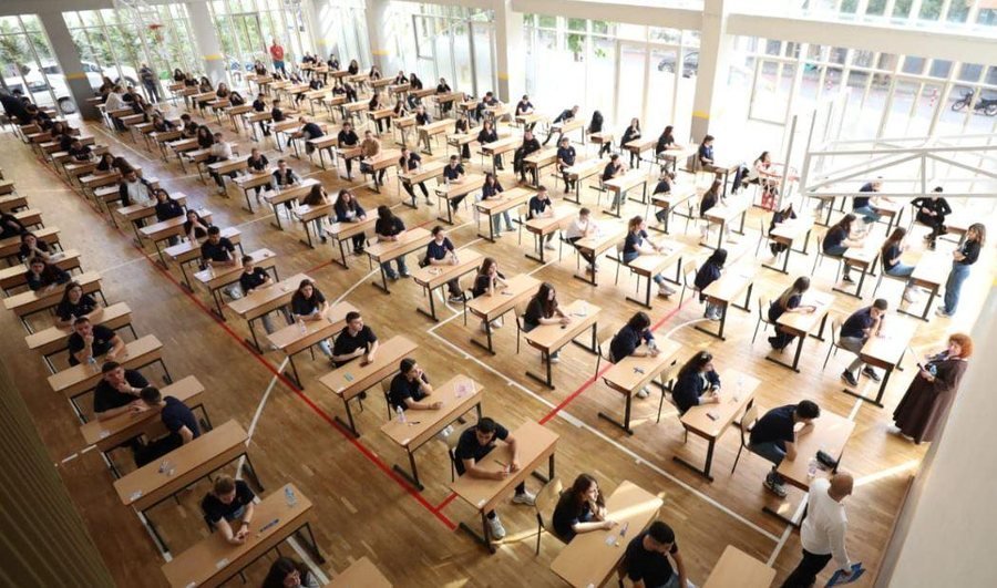 Sot provimi i tretë i Maturës Shtetërore, 28 mijë nxënës i nënshtrohen testit të Matematikës