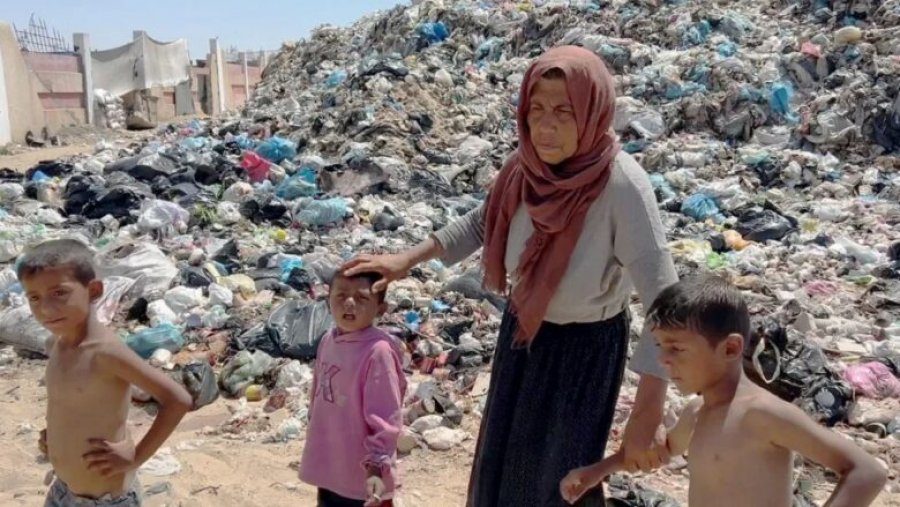 'Një vdekje e ngadaltë'/ Ja si e përshkruajnë banorët e Gazës jetesën mes mbeturinave