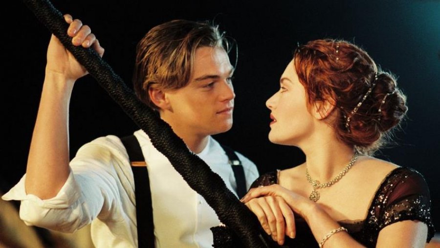 Kate Winslet: Skenat romantike të “Titanic” ishin makth