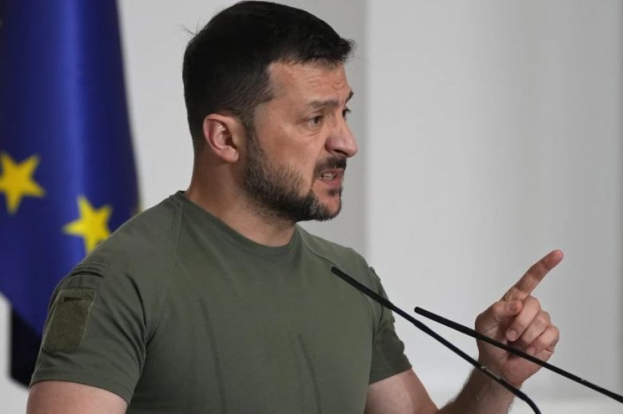 Komplotet për vrasjen e zyrtarëve, Zelensky urdhëron spastrimin e gardës shtetërore