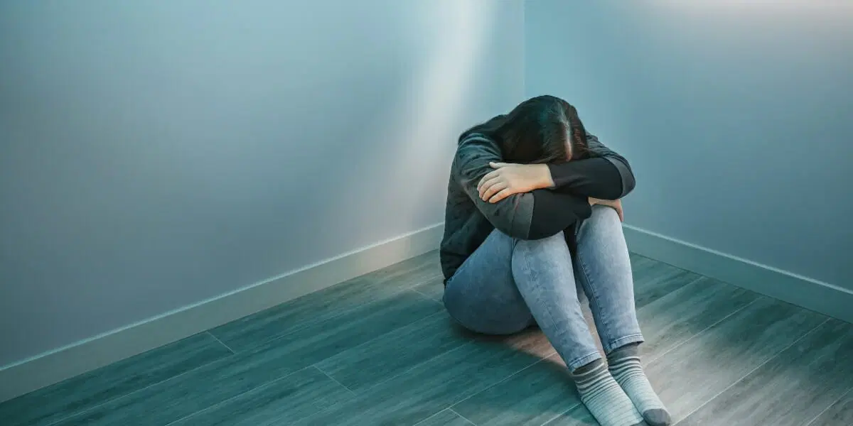 Depresioni tek gratë, nga simptomat te trajtimi, ja çfarë duhet të dini për shëndetin tuaj