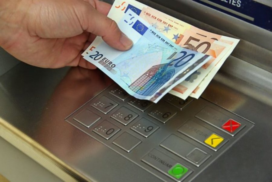 Euro false, si porositen kartmonedhat përmes platformave online/ Paguaj 500 dhe merr…
