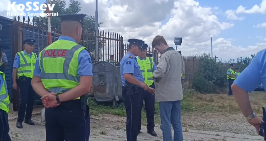 Serbët nisin të mblidhen në Gazimestan për ‘Vidovdan’, policia i kontrollon në hyrje