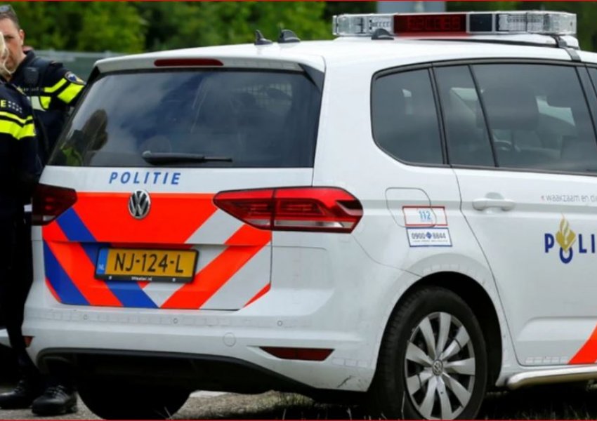 Kapen tre tonë kokainë në Holandë, arrestohen tre persona 