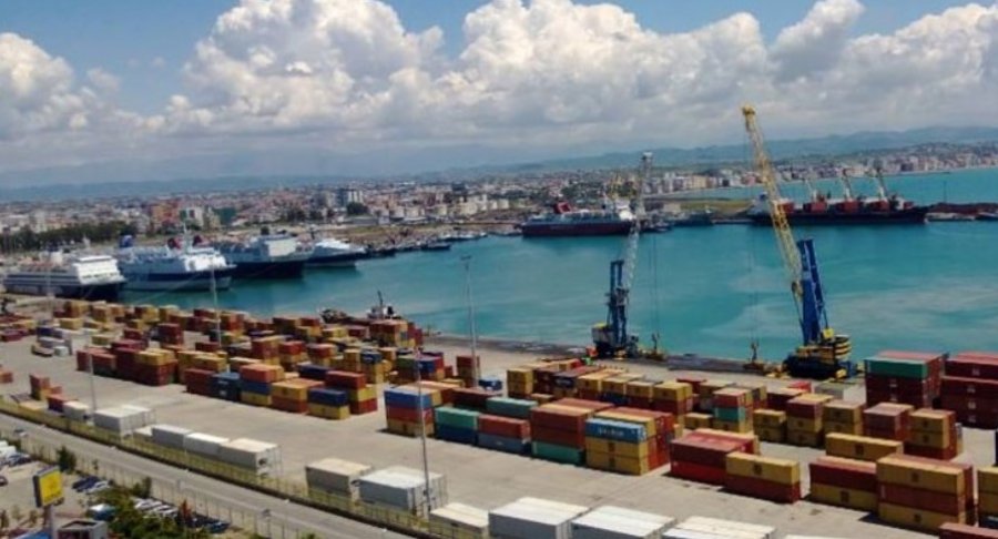 Ndotën ujërat në akuariumin e portit të Durrësit me anijen e tyre, nën hetim tre shtetas të huaj