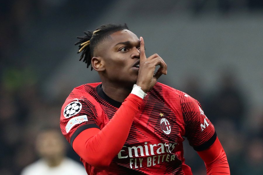 Barcelona kërkon Rafael Leao/ Gati oferta, ja cilët janë lojtarët në këmbim për Milan