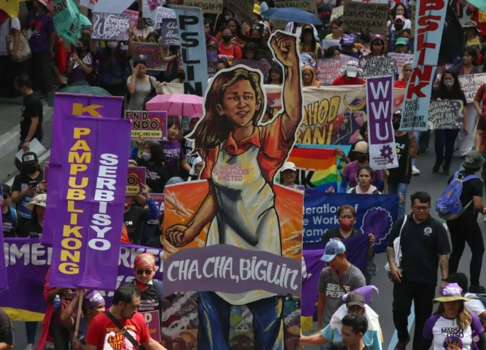 8-Marsi, Madridi dhe shumë qytete tjera Spanjolle 'pushtohen' nga gratë, mijëra dalin në protestë për të drejtat e tyre