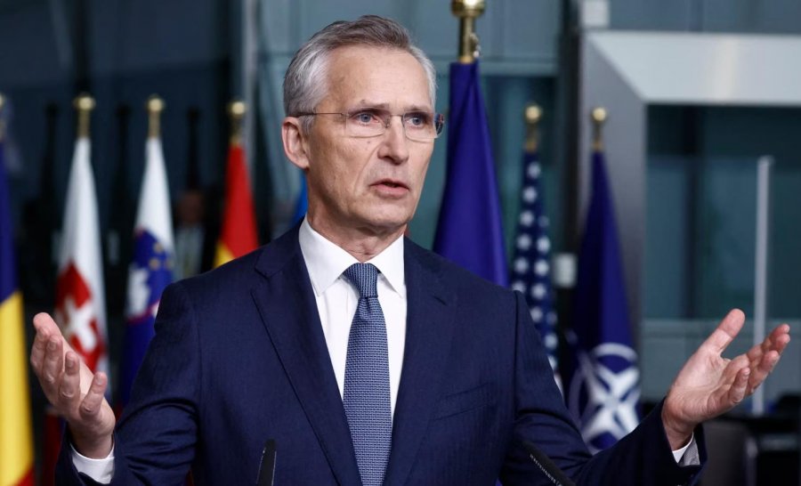 Shefi i NATO-s: Ukraina ka nevojë për armë, jo për flamuj të bardhë