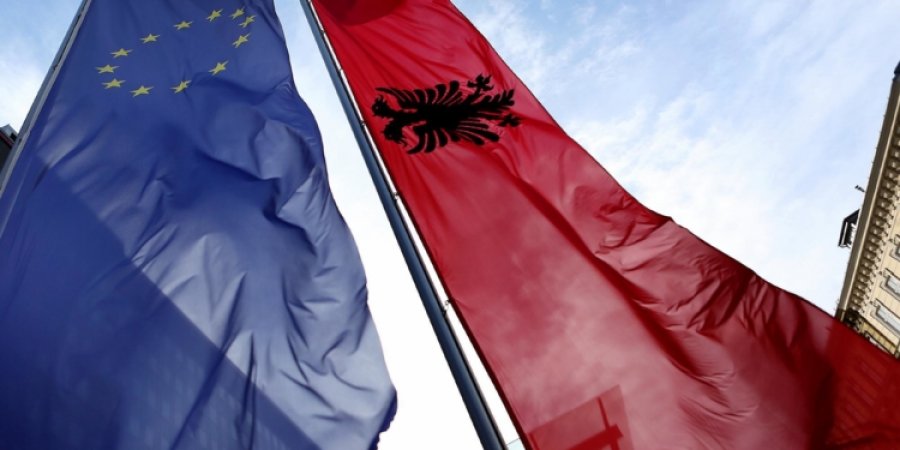 Hezitimi i gjatë i BE për zgjerim i atribuohet edhe Ballkanit, edhe BE-së