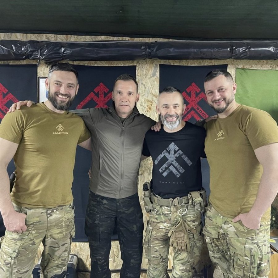 Shevchenko viziton ushtarët ukrainas në vijën e frontit