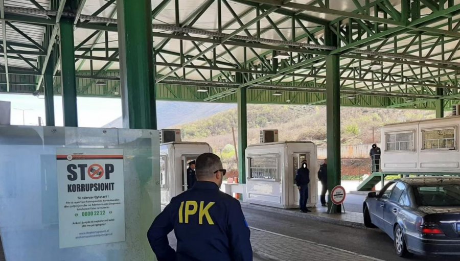 Shqipëria instalon kamera përgjatë kufirit me Kosovën për të frenuar emigrantët e bandat kriminale