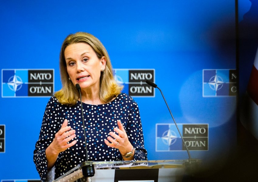 Ambasadorja amerikane në NATO: Ballkani Perëndimor duhet të shpenzojë më shumë për mbrojtjen