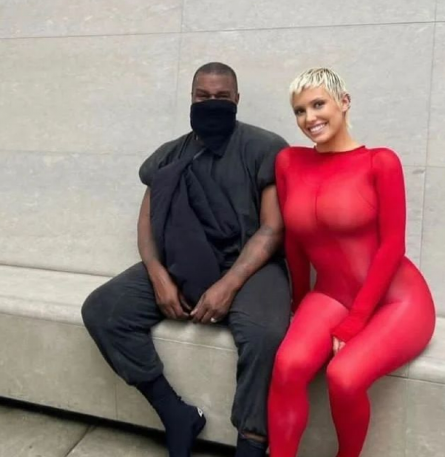 Planet e Kanye West për Bianca Censori, zemërojnë modelen!