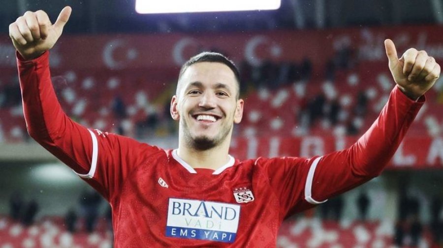 Trajneri turk i thur elozhe Rey Manajt: Të gjitha ekipet e duan, ai futet kudo, rrallë herë humbet topin