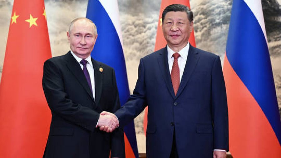Strategu amerikan: Lejimi i Kinës dhe Rusisë të afrohen ishte 'gafë e madhe'