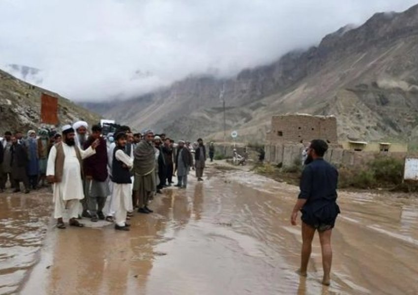 50 viktima nga përmbytjet në Afganistan, shkatërrohen mbi 2000 shtëpi