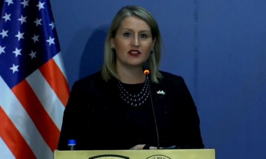 Nënsekretarja e ShBA-së: Ofrojmë mbështetje ndaj Kosovës në rrugën euroatlantike