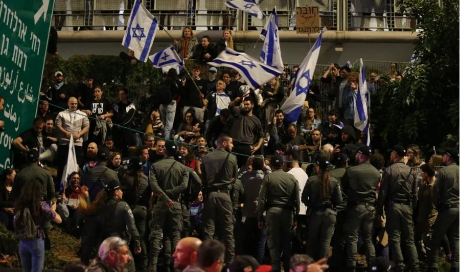 Policia shpall të paligjshme protestën ndaj Netanjahut, shpërndan me dhunë manifestuesit
